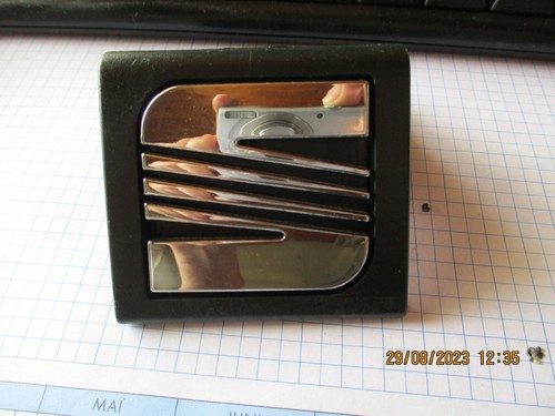 Orginal seat emblem 6k5853601b - seat,